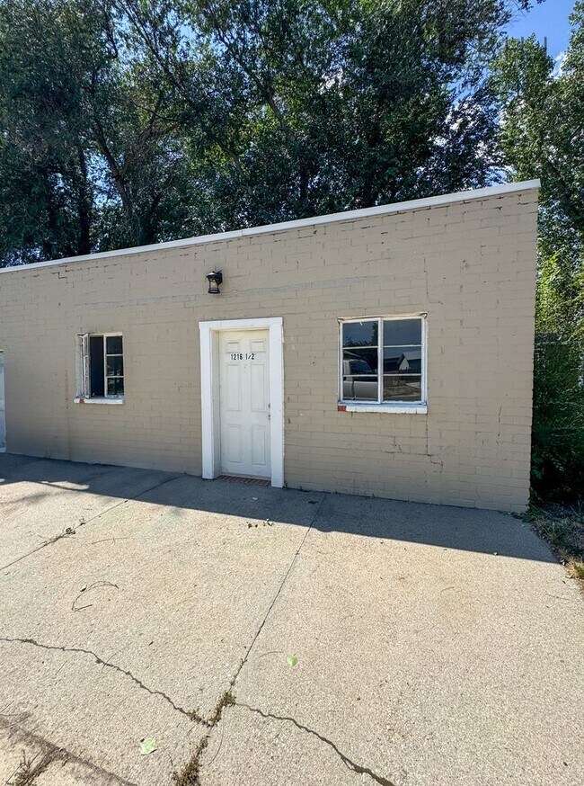 Building Photo - 1216 N Gould St