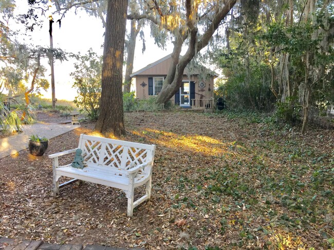 Foto del edificio - 2427 Pigeon Point Rd