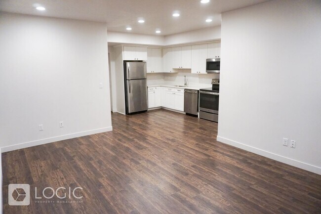 Foto del edificio - 15297 S Revolutionary Way