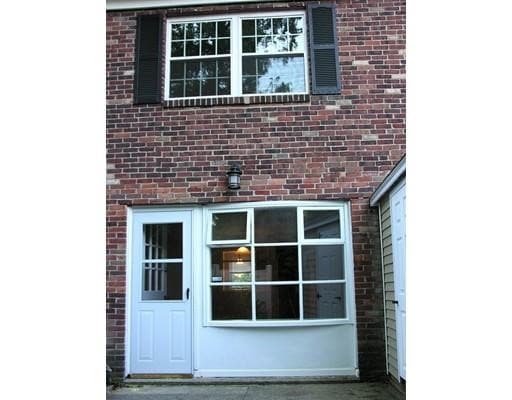 Building Photo - 1506 Windsor Dr N