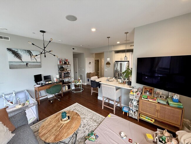 Foto del edificio - 170 W Broadway