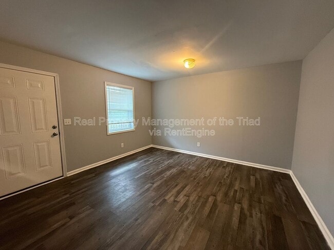 Foto del edificio - 2406 Markwood Ln SE