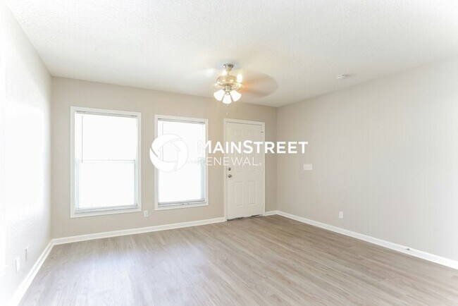 Foto del edificio - 3 Bedroom Pet-Friendly Home in St Petersburg, FL with Main Street Renewal