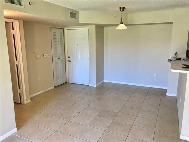 Building Photo - 7864 Sonoma Springs Cir