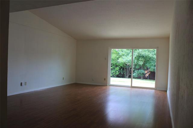 Foto del edificio - 1409 Harvest Glen Dr