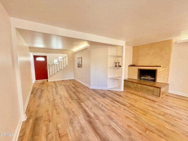 Building Photo - 999 Waterbury Ln