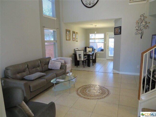 Foto del edificio - 5103 Causeway Ct