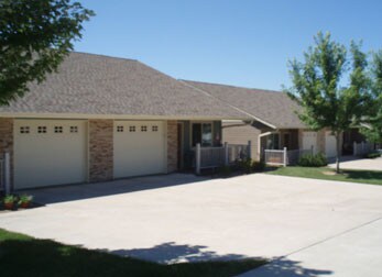 Crestwood Condos - 3831 Crestwood Pl