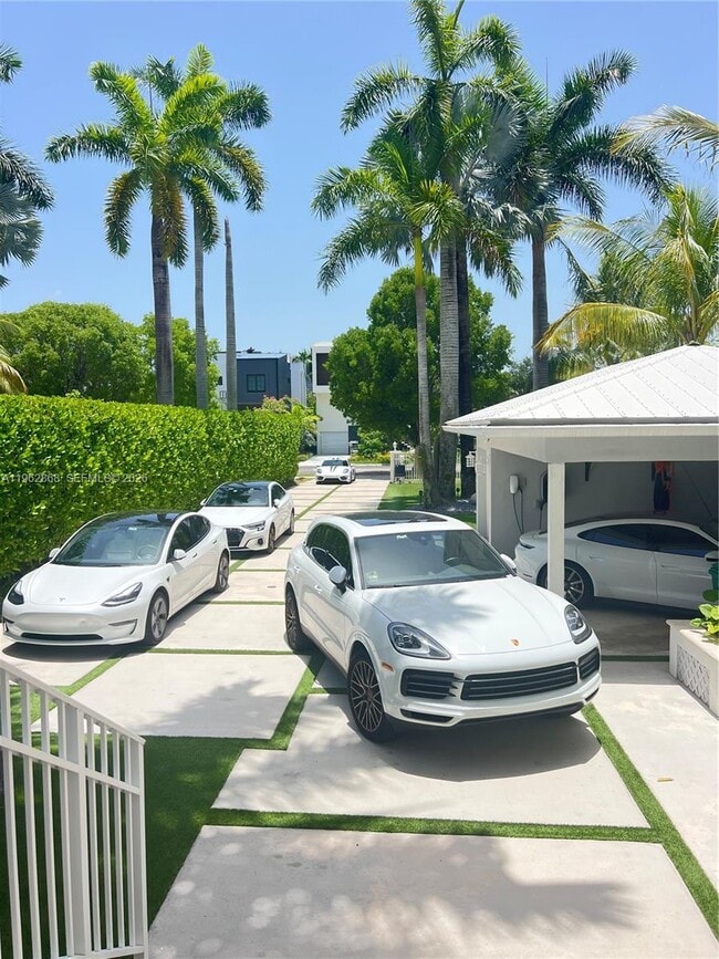 Foto del edificio - 745 NE 77th St