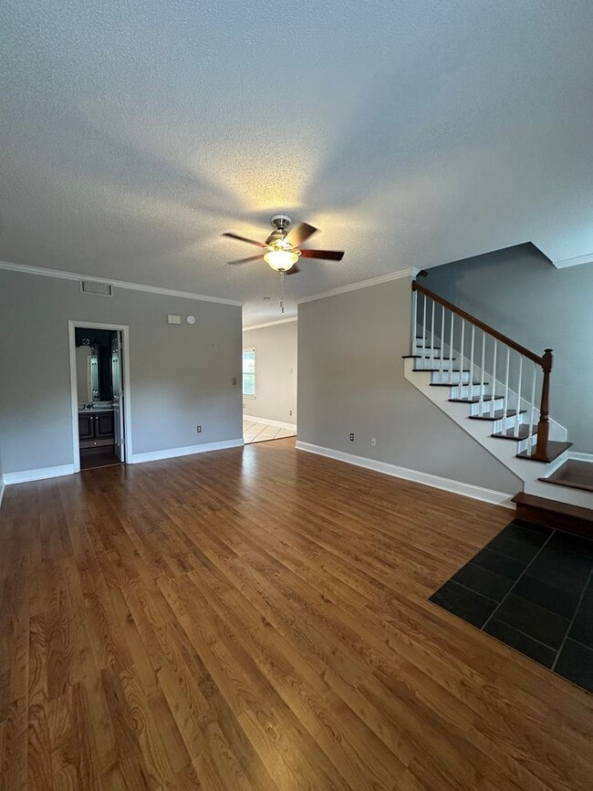 Building Photo - 2 bedroom, 2 1/2 bathroom condo