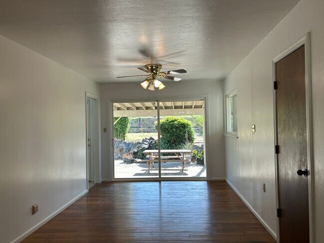Foto del edificio - 1559 Boynton Ave