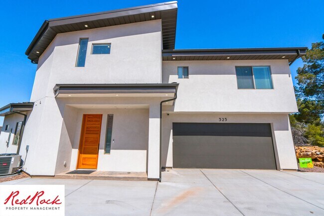 Building Photo - Modern and Spacious 4 Bedroom Home with an...