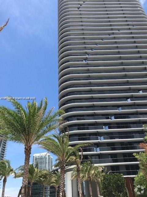 Building Photo - 801 S Miami Ave