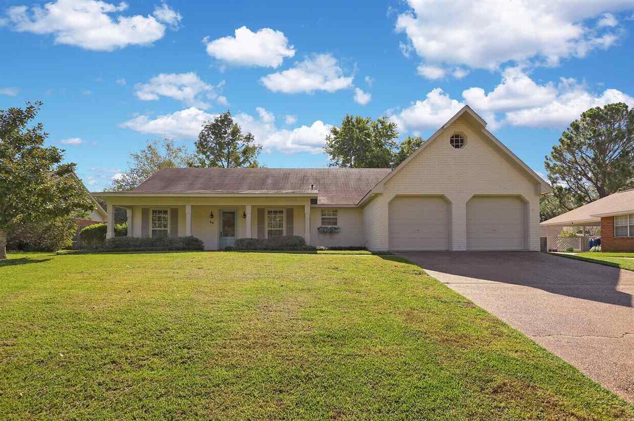 Primary Photo - 65 Camellia Ln