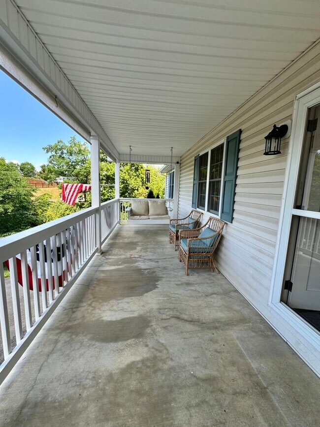 610 Cedar Ct, Woodstock, VA 22664 House Rental in Woodstock, VA