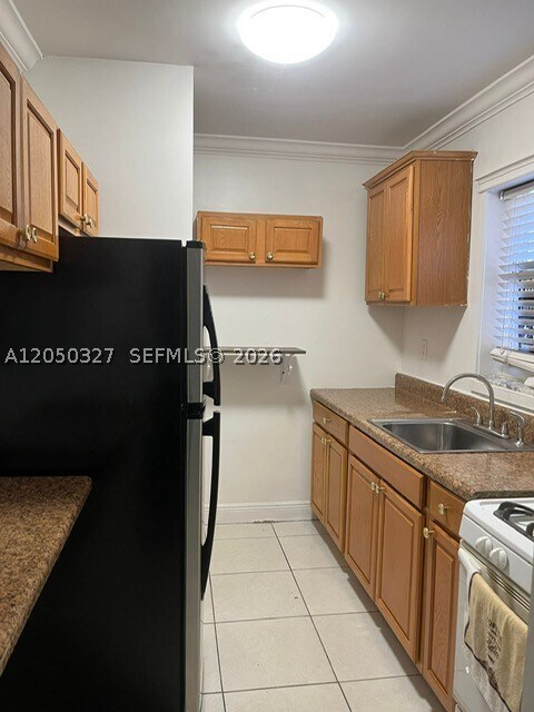Building Photo - 1265 W 24th St