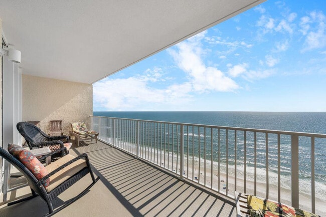 Foto del edificio - 365 E Beach Blvd