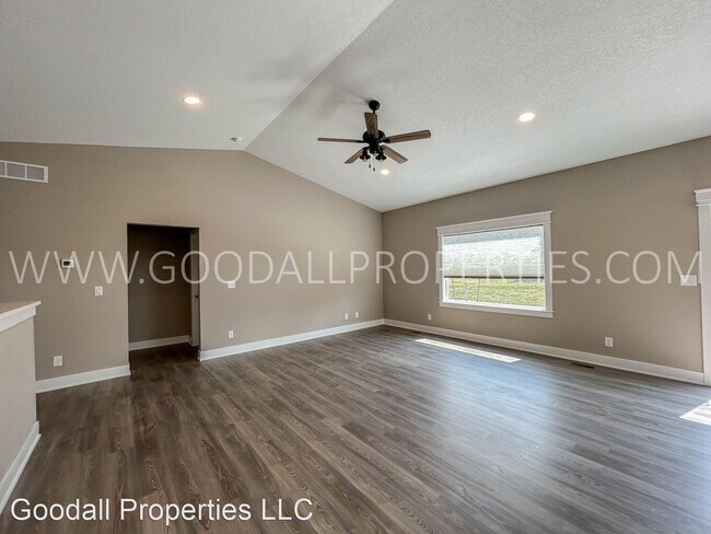 Building Photo - 4 br, 3 bath House - 16760 Wilden Dr