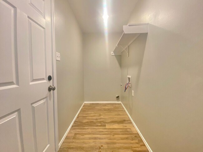 Building Photo - 3 bed 2 bath home now available for rent