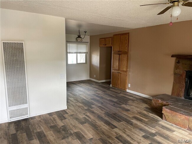 Foto del edificio - 41862 Park Ave