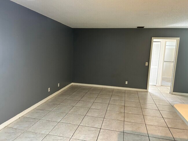 Building Photo - 23 Crossings Cir
