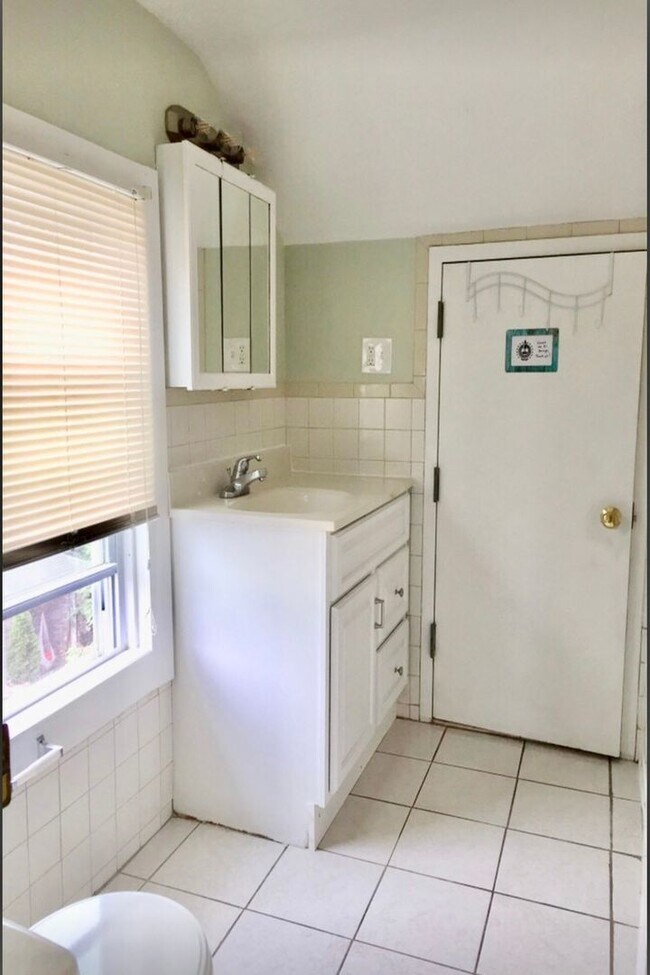 Foto del edificio - 42-44 Brighton Street (Maintenance Lease Up Only)