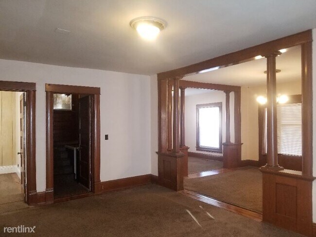 Building Photo - 4 br, 2 bath House - 1637 N. Fairview