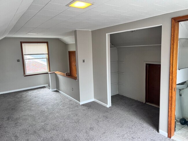 Building Photo - 19989 Strathmoor St