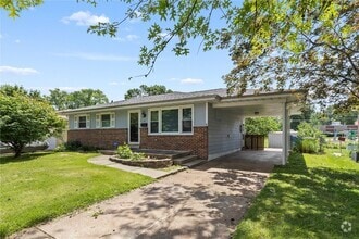 Building Photo - 26 Manor Dr