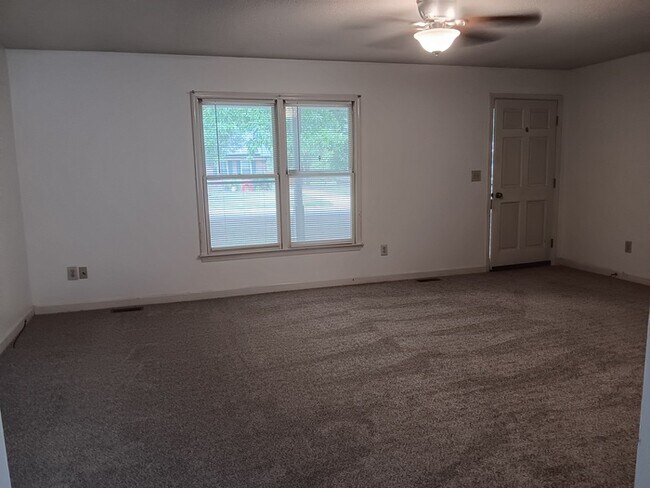 Foto del edificio - 1512 Oakshade Ave