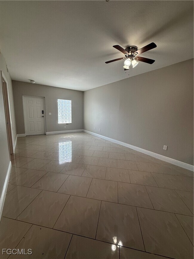 Foto del edificio - 8555 Bernwood Cove Loop