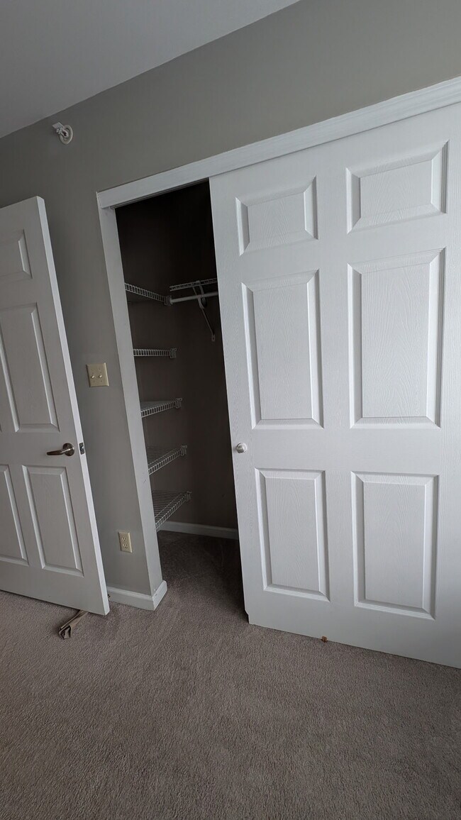 Foto del edificio - 1408 Summertree Springs Ave