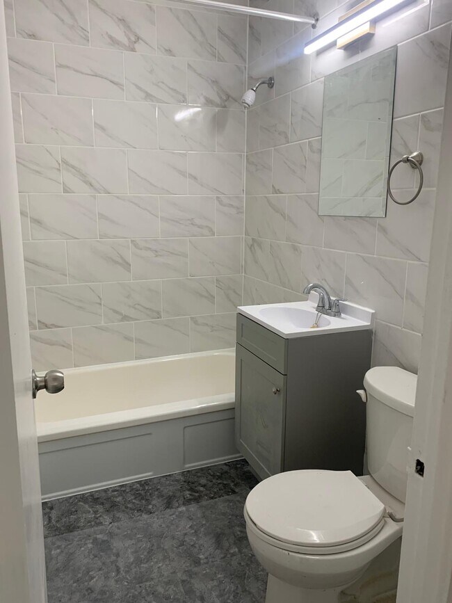 Photo du bâtiment - 1391 WILSON COURT APARTMENTS