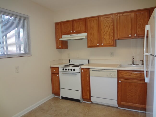 Kitchen - 2 Shepherd Ln