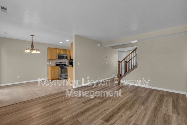 Building Photo - 105 E 820 S
