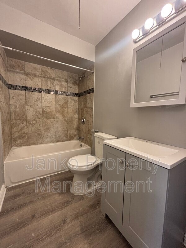 Building Photo - 3125 W 79th St