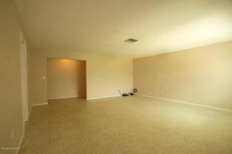 Building Photo - 1081 Aron St