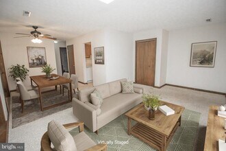Building Photo - 23254 Chestnut Oak Ct