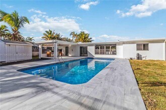 Building Photo - 5420 Lincoln St