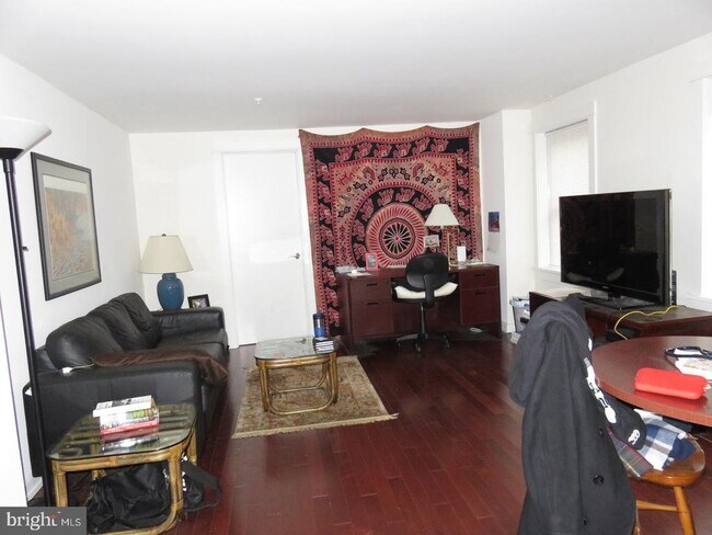 Foto del edificio - 1300 Spruce St