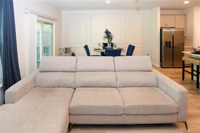 Foto del edificio - 5682 Plain Field Ln