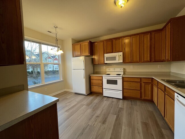 Foto del edificio - 2443 N Berkshire Rd