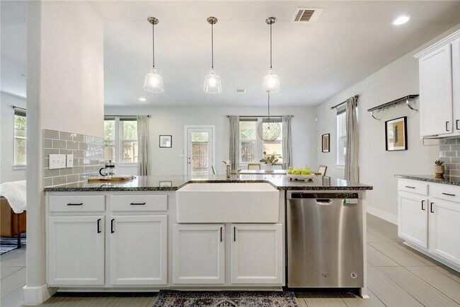 Foto del edificio - 7408 Buchholz St