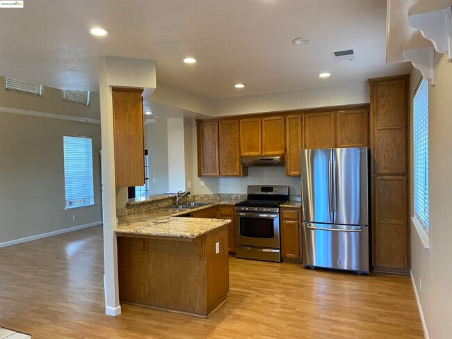 Building Photo - 5239 Woodside Way
