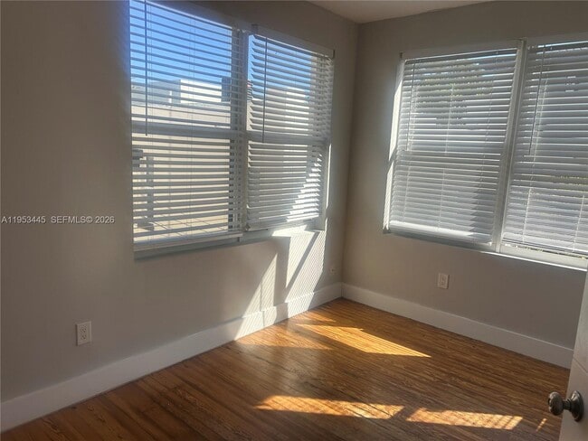 Foto del edificio - 1505 SE 2nd Ct