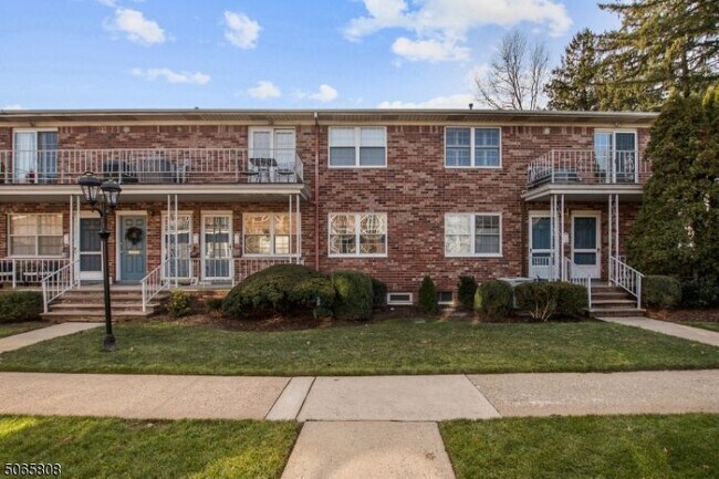 Building Photo - 800 Old Springfield Ave