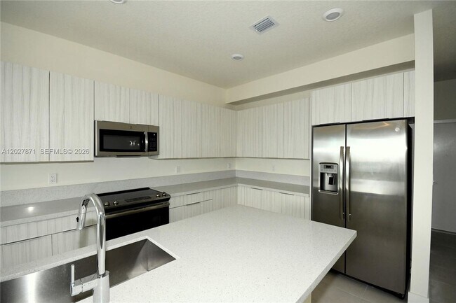 Foto del edificio - 4700 NW 84th Ave