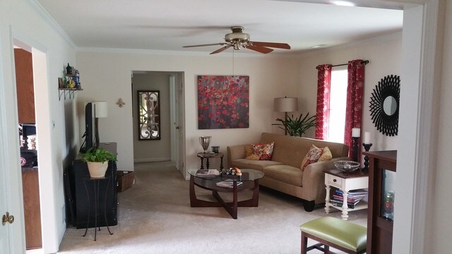 Foto del edificio - 496 Village Green Rd