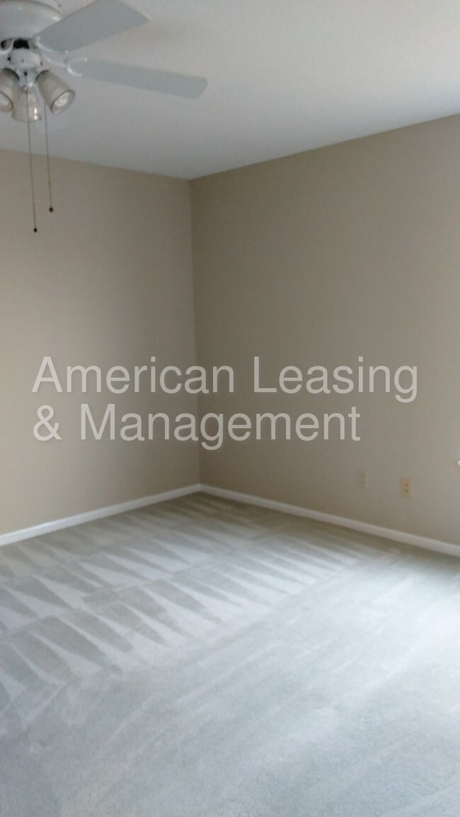 Foto del edificio - 4533 Briarwood Ln