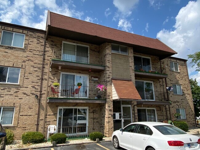 Building Photo - 7109 Laverne Ln